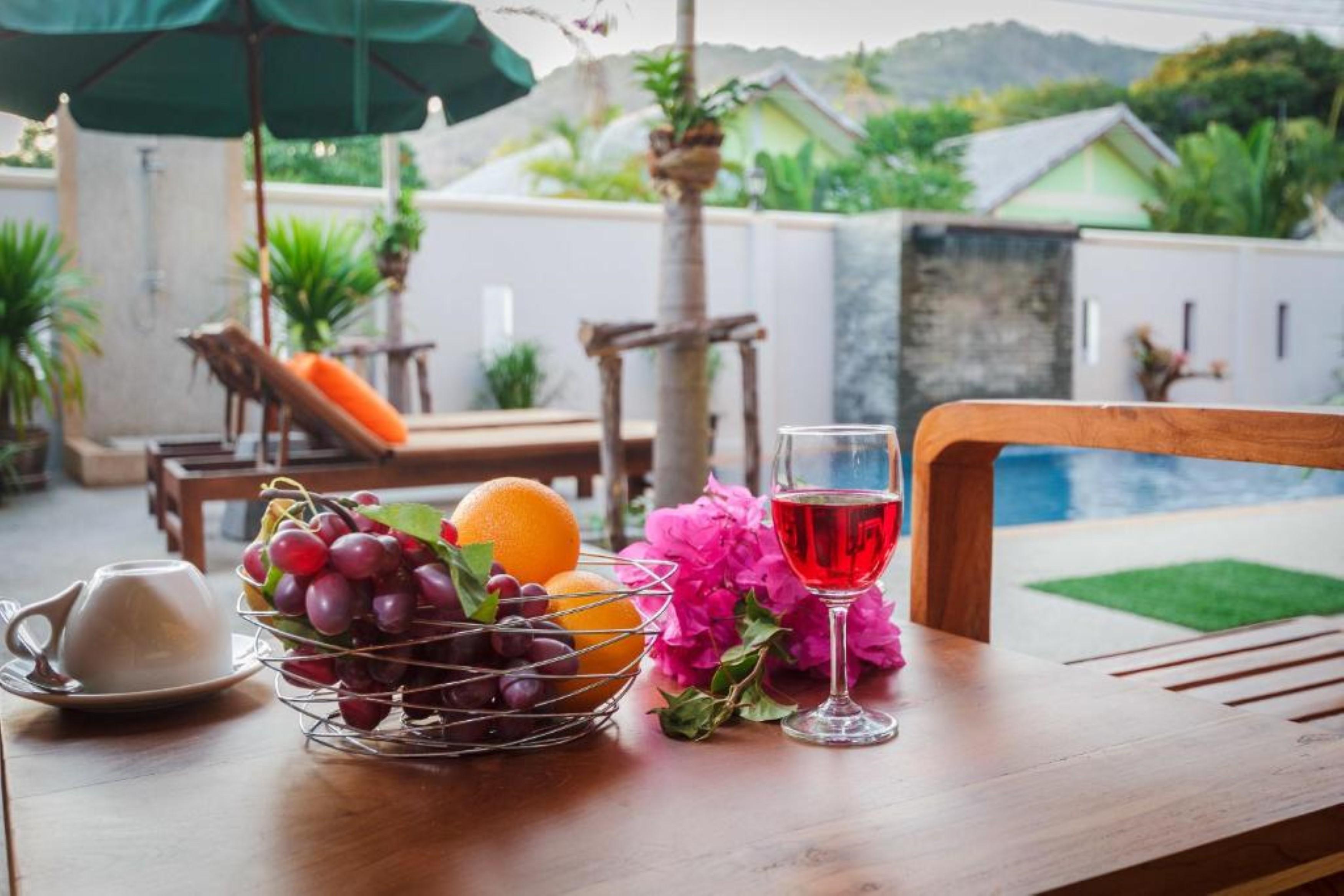 Happy Eight Resort SHA Nai Harn Exterior foto