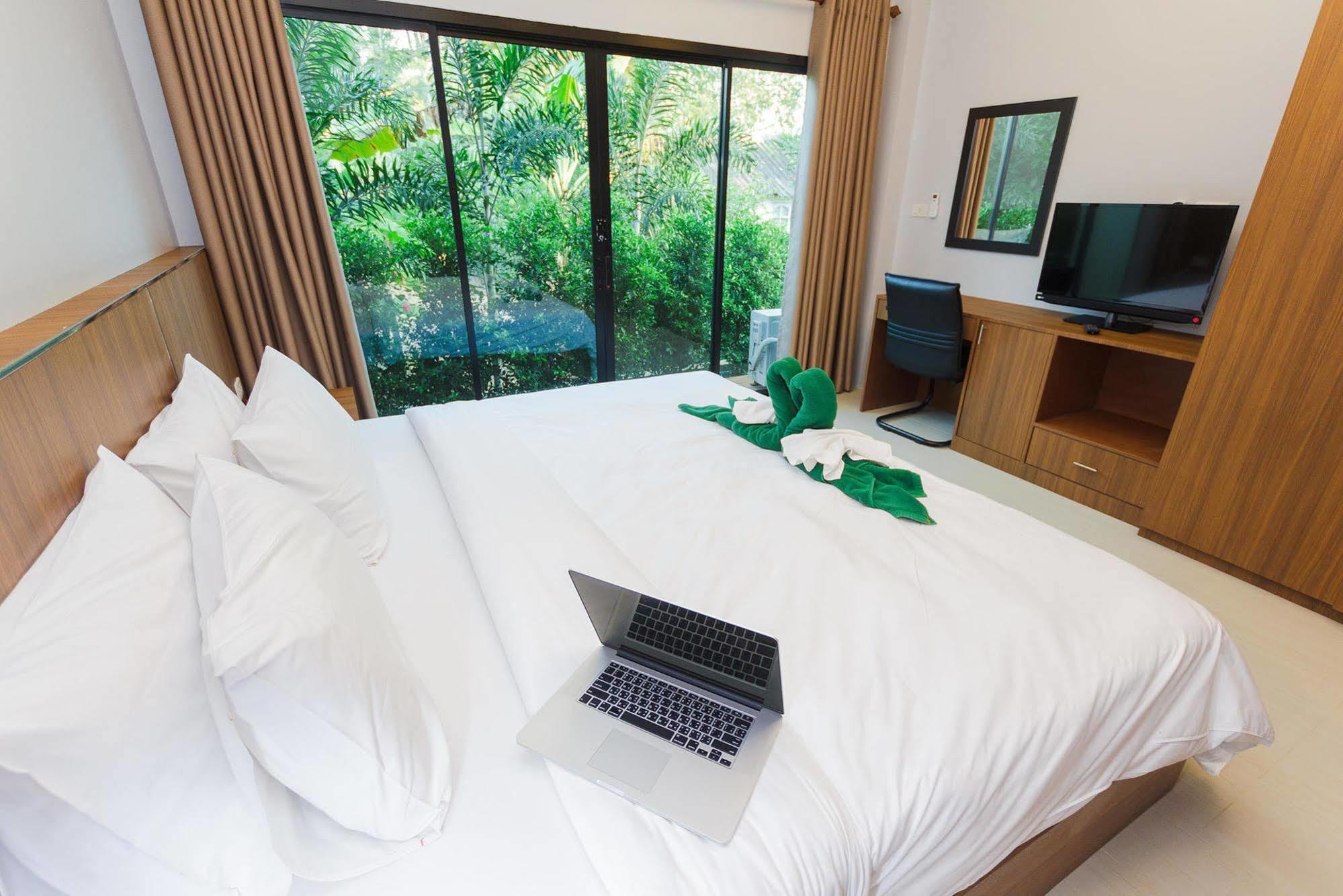 Happy Eight Resort SHA Nai Harn Exterior foto